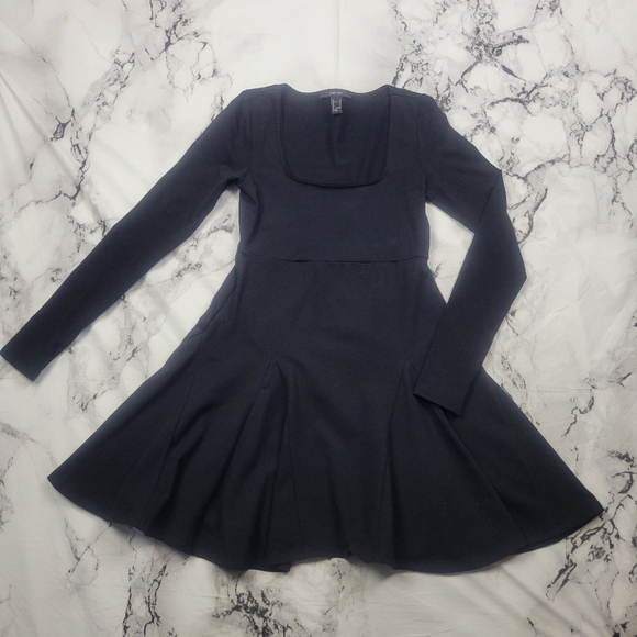 FOREVER 21 Black skater dress mini skirt length above knee size small NWT - Picture 2 of 14